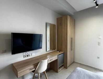 dresser & wardrobe